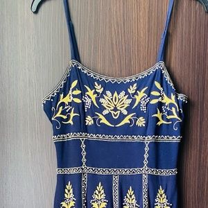 Perfect travel dress - embroidered, navy, no wrinkles